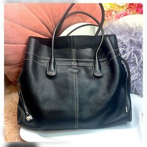 Vintage big tote Elegant pebbled  Leather Tote BagGreat condition norips no pets